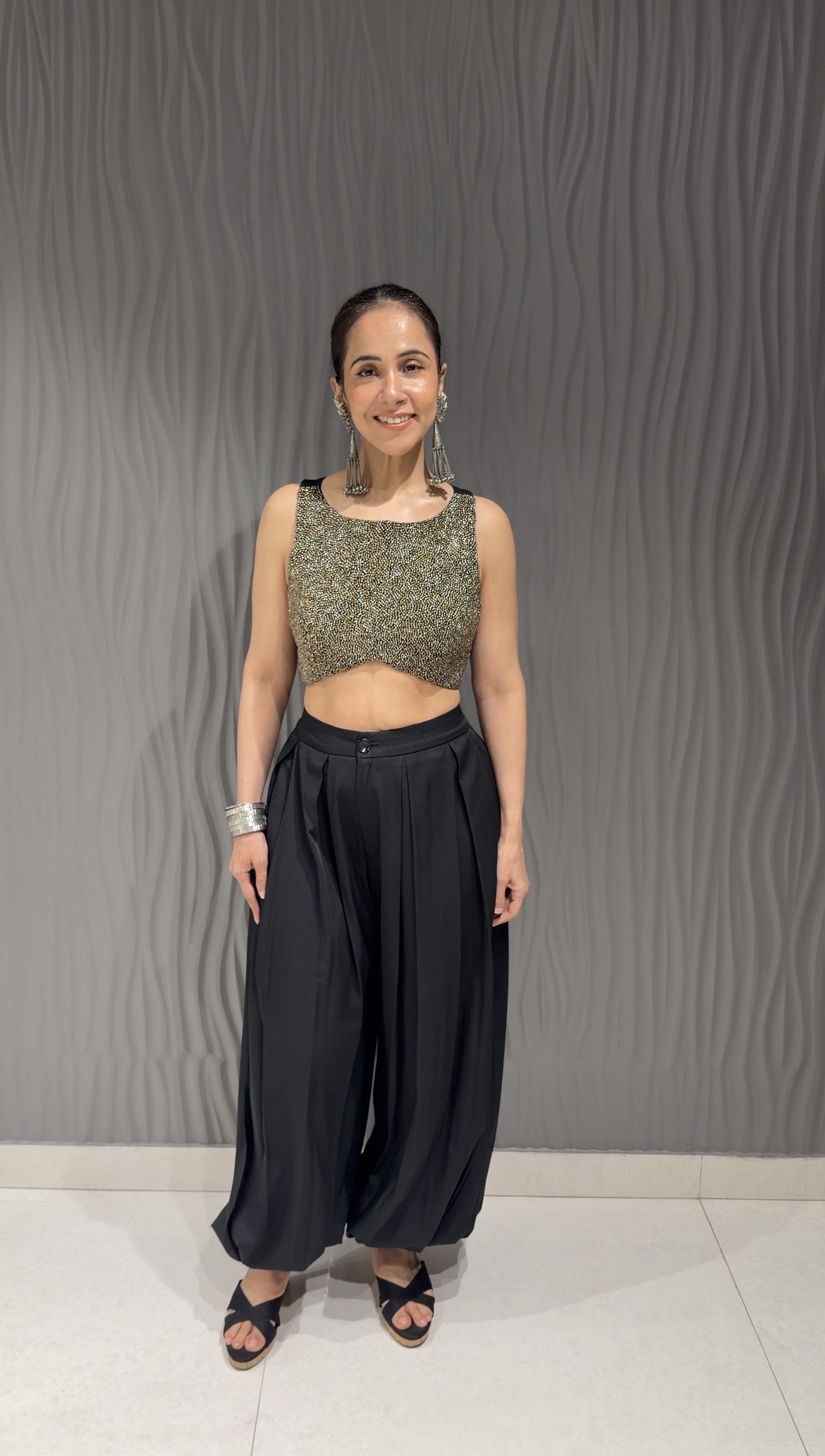 Black balloon pants